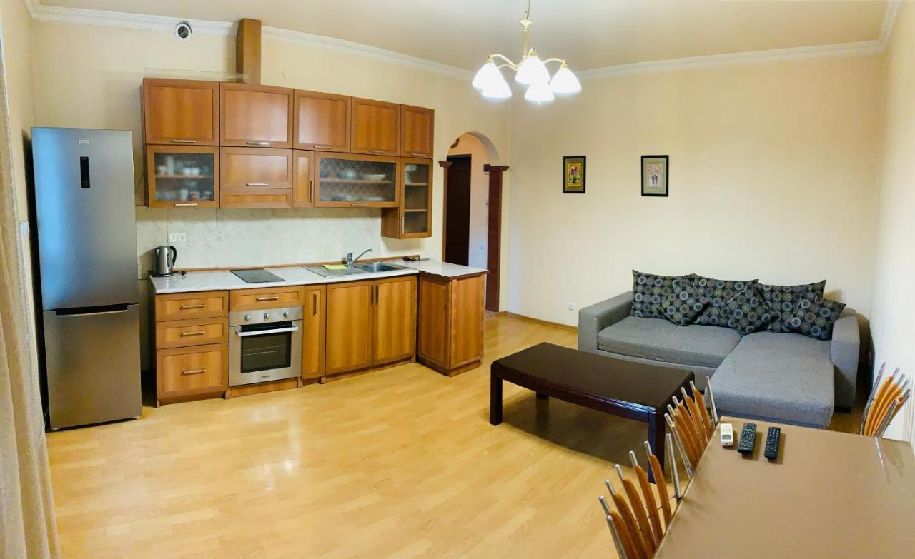 City Center Apartment On Sayat Nova Street Yerevan Exterior foto