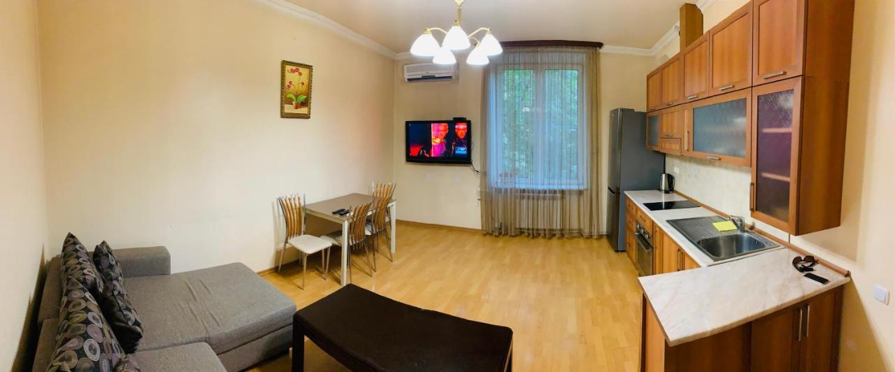 City Center Apartment On Sayat Nova Street Yerevan Exterior foto