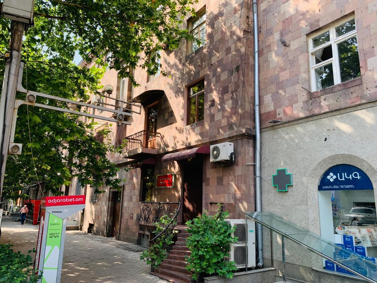 City Center Apartment On Sayat Nova Street Yerevan Exterior foto