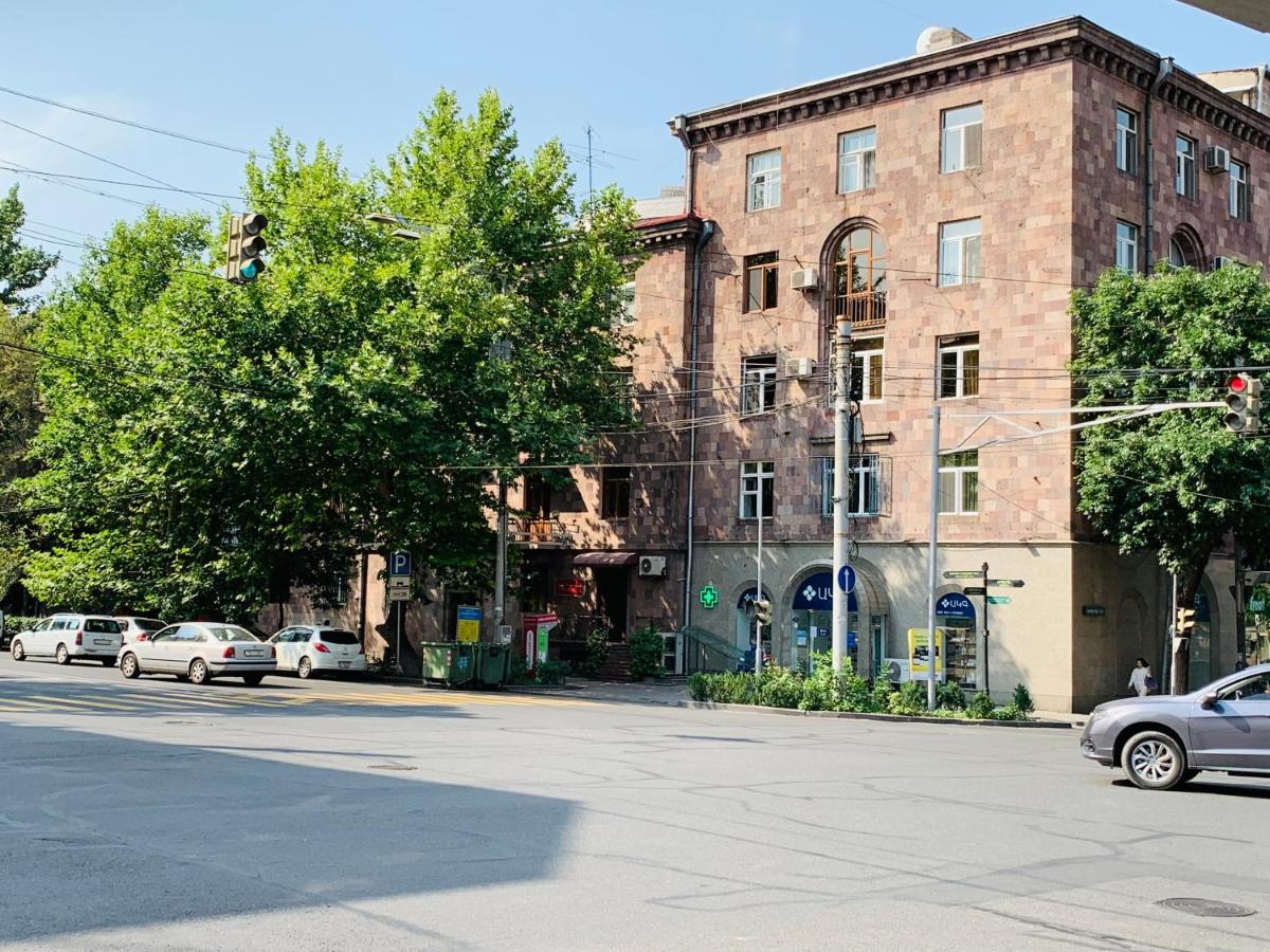 City Center Apartment On Sayat Nova Street Yerevan Exterior foto