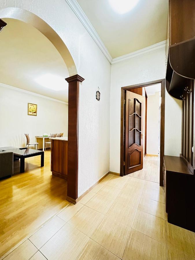 City Center Apartment On Sayat Nova Street Yerevan Exterior foto