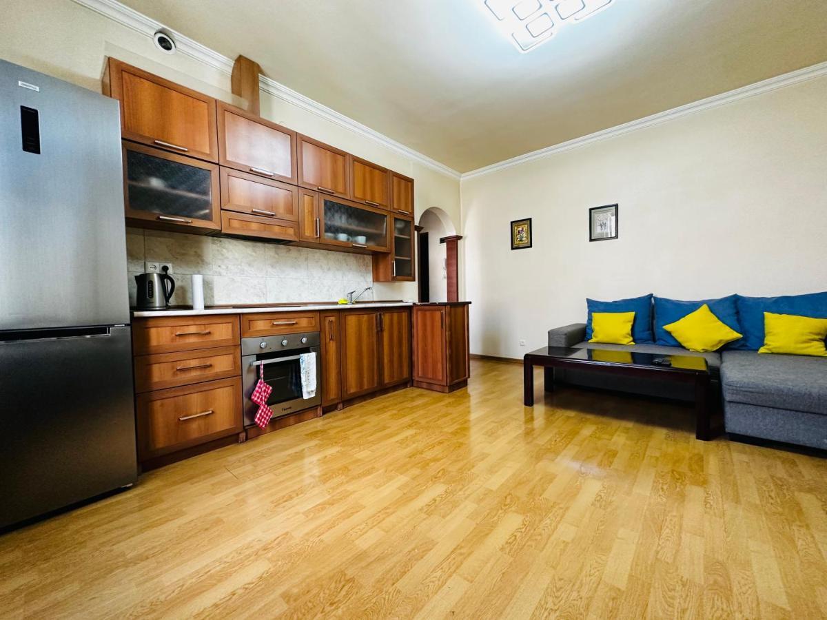 City Center Apartment On Sayat Nova Street Yerevan Exterior foto